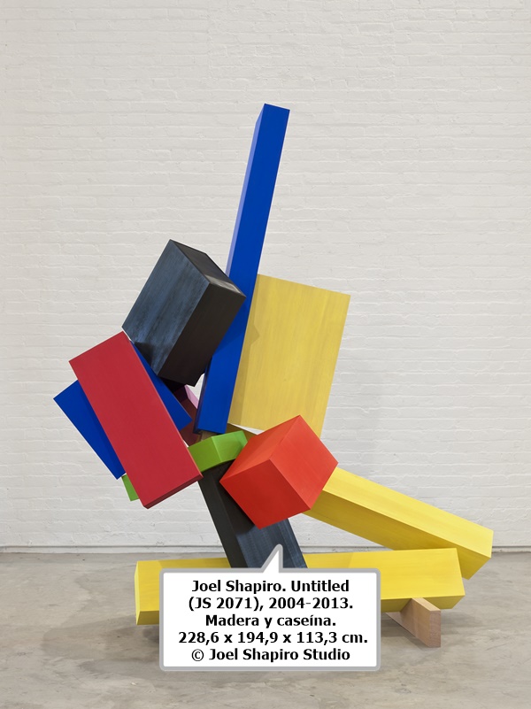Joel Shapiro. Untitled (JS 2071), 2004-2013. Madera y caseína.
 228,6 x 194,9 x 113,3 cm.
© Joel Shapiro Studio
