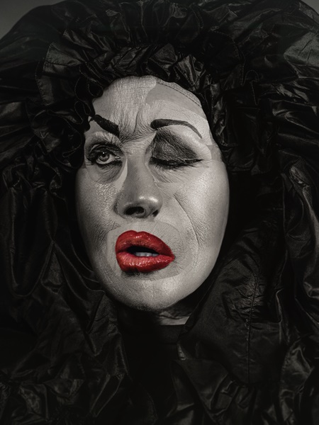 Untitled #654

Cindy Sherman

    2023
    Gelatin silver print and chromogenic color print
    101.6 x 71 cm / 40 x 28 in

© Cindy Sherman

