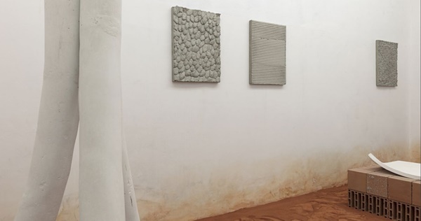 Bruno Cançado, a few inches from the surface