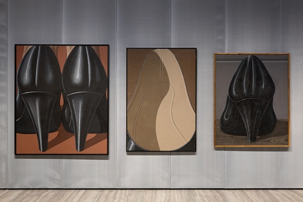 Veduta della mostra “Domenico Gnoli” alla Fondazione Prada, Milano. Foto: Roberto Marossi.