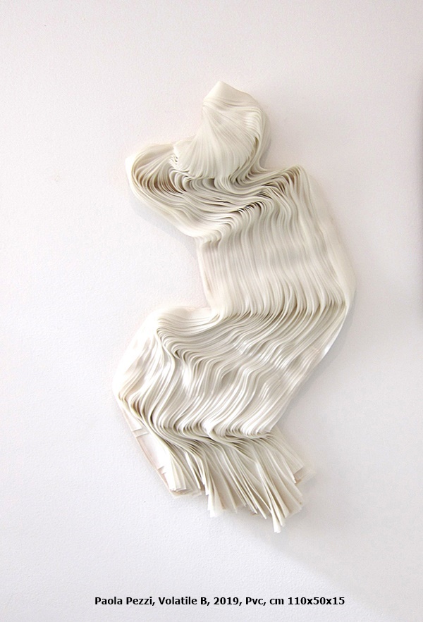 Paola Pezzi, Volatile B, 2019, Pvc, cm 110x50x15