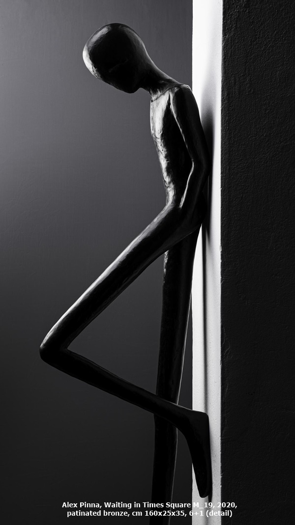 Alex Pinna, Waiting in Times Square M_19, 2020, patinated bronze, cm 160x25x35, 6+1 (detail)