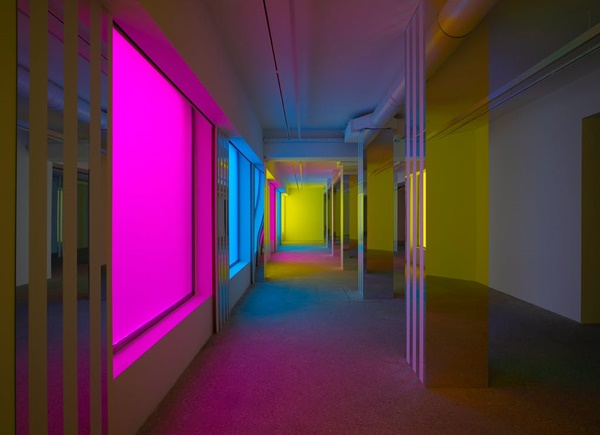 Daniel Buren, Philippe Parreno : Simultanément travaux in situ et en mouvement