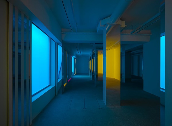 Daniel Buren, Philippe Parreno : Simultanément travaux in situ et en mouvement