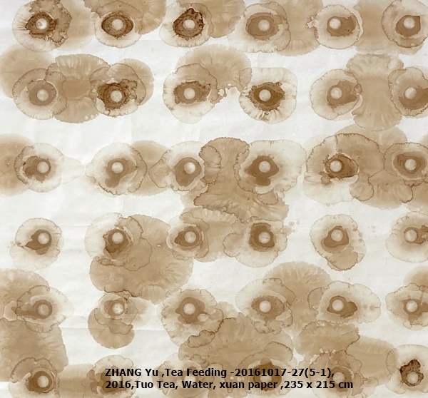 ZHANG Yu 张羽，Tea Feeding 上茶－20161017－27(5-1), 2016，Tuo Tea, Water, xuan paper 重庆沱茶，水，宣纸，235 x 215 cm
