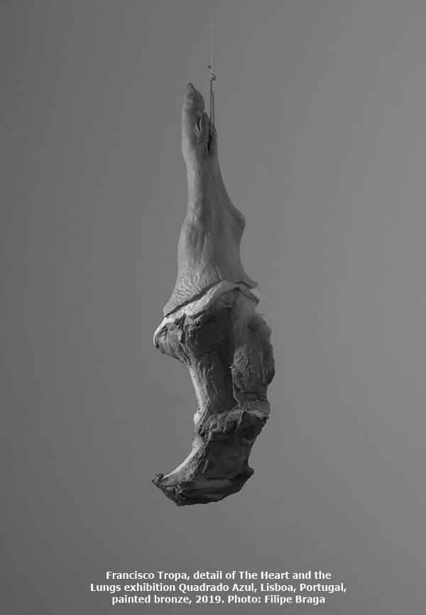Francisco Tropa, detail of The Heart and the 
Lungs exhibition Quadrado Azul, Lisboa, Portugal, 
painted bronze, 2019. Photo: Filipe Braga