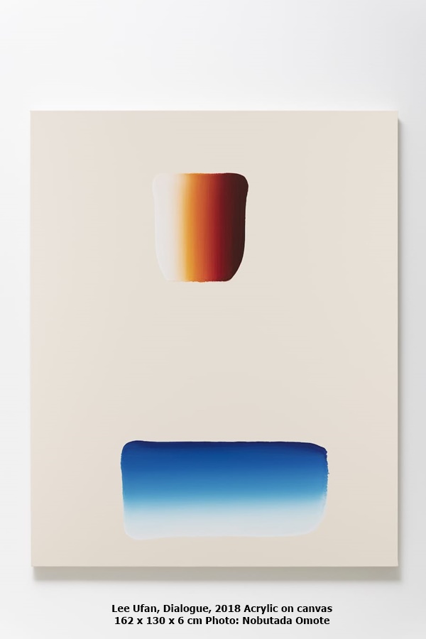 Lee Ufan, Dialogue, 2018
Acrylic on canvas
162 x 130 x 6 cm
Photo: Nobutada Omote