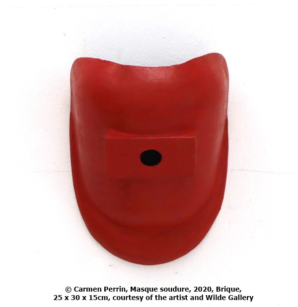 © Carmen Perrin, Masque soudure, 2020, Brique, 25 x 30 x 15cm, courtesy of the artist and Wilde Gallery